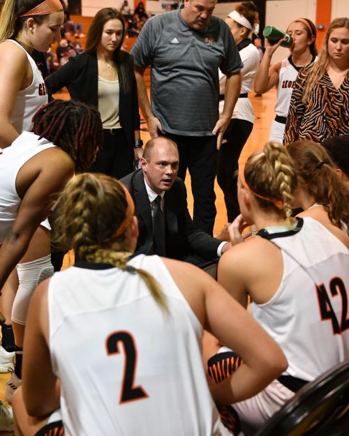 Women's Basketball Survives Scare at Life (Ga.)