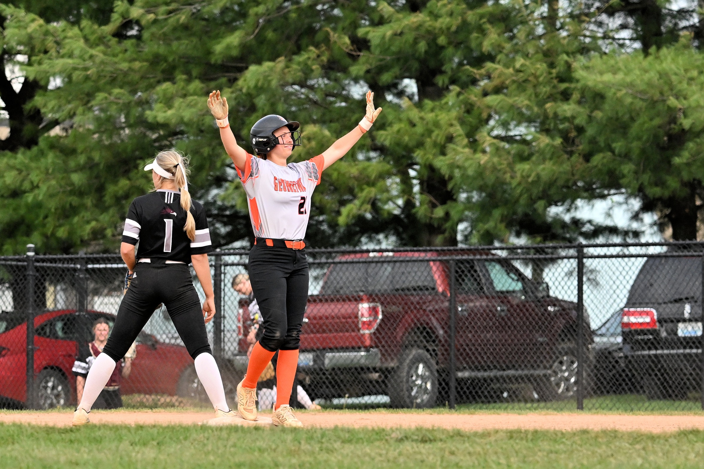 Tigers Split with the Eagles