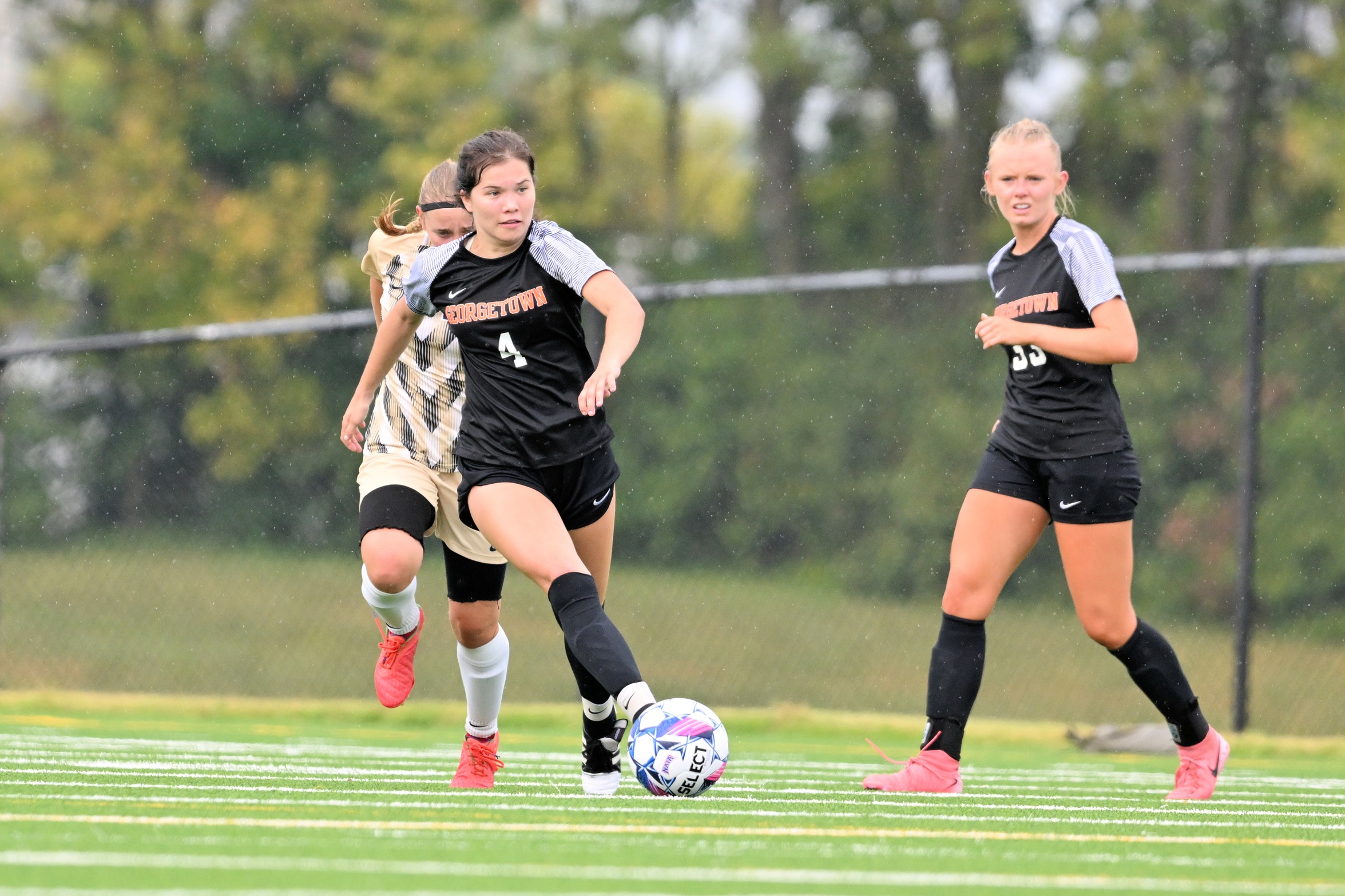 Helwig scores 1st career goal in 2-2 draw
